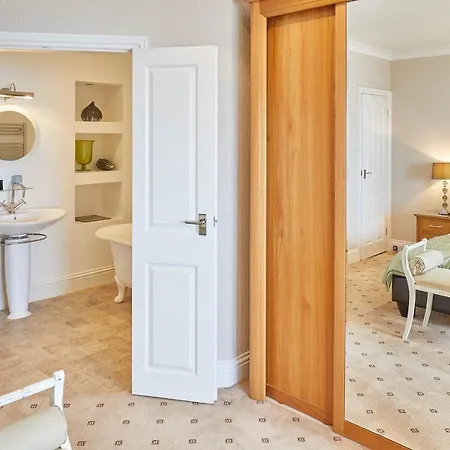 Host & - Sea View 44